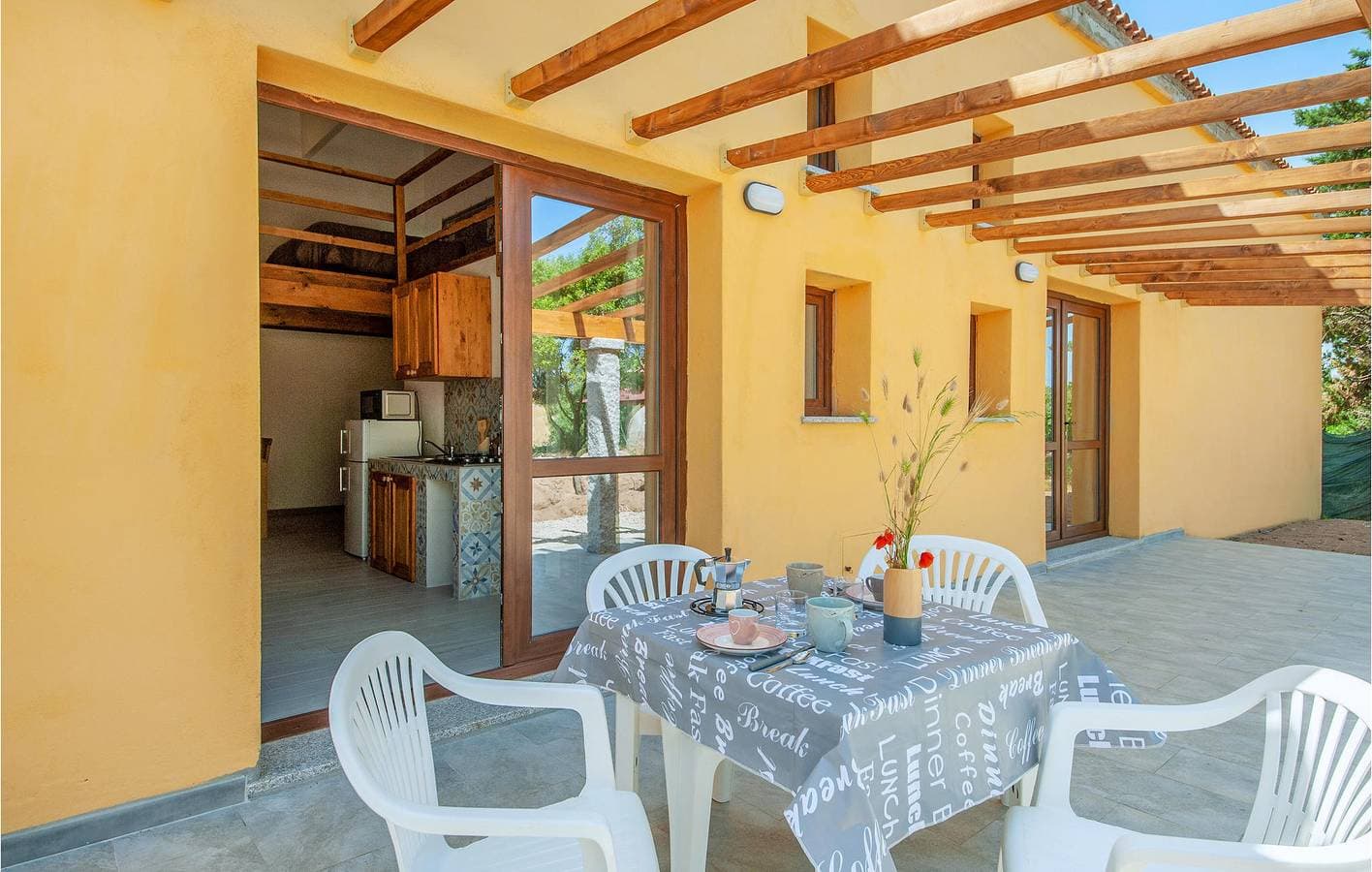 Foto 4 von 22: Appartement mit Pool in der Nähe des Li Junchi Beach