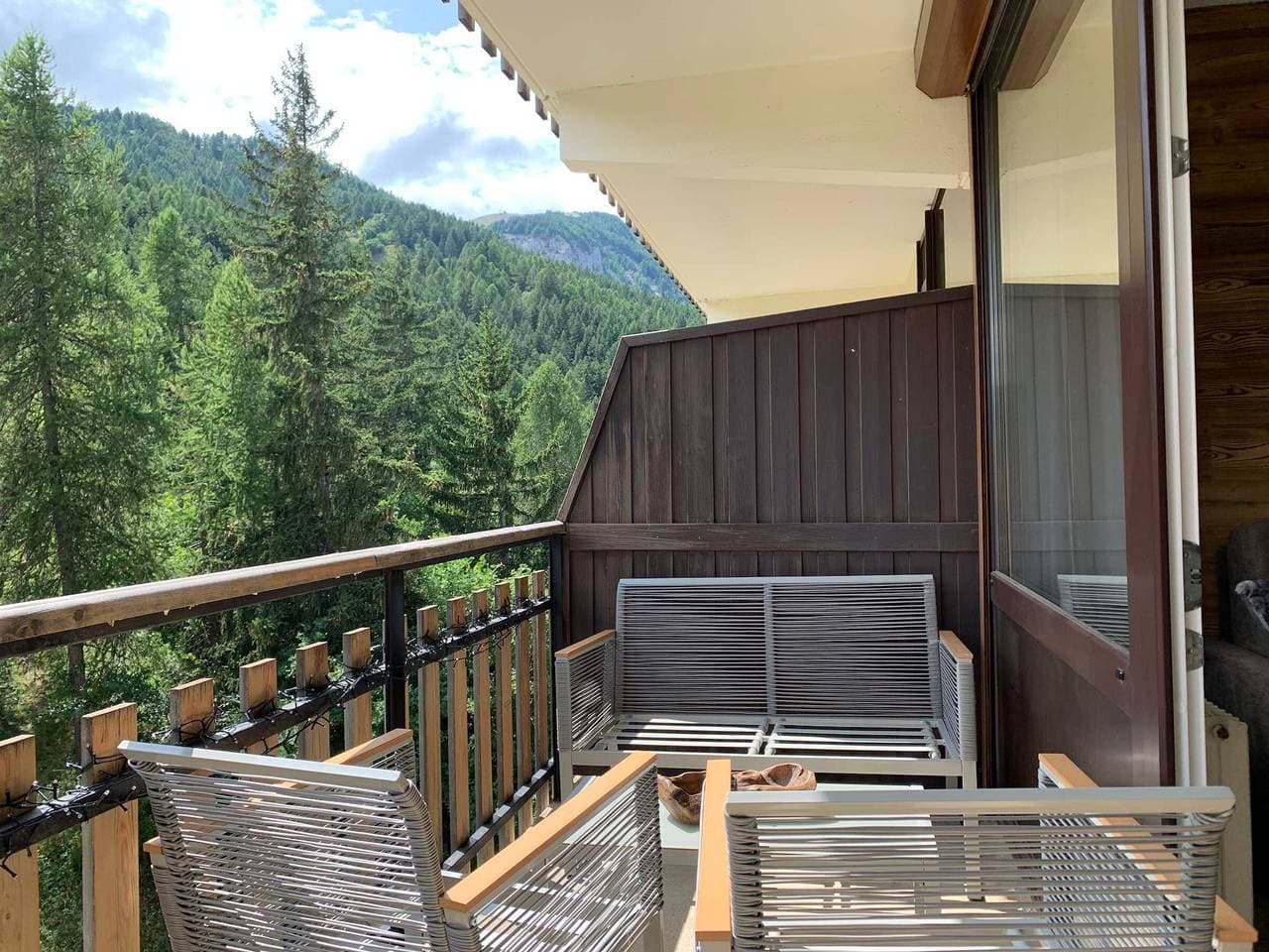 Foto 10 von 13: Charmantes renoviertes Studio mit Balkon und WIFI, nahe den Pisten