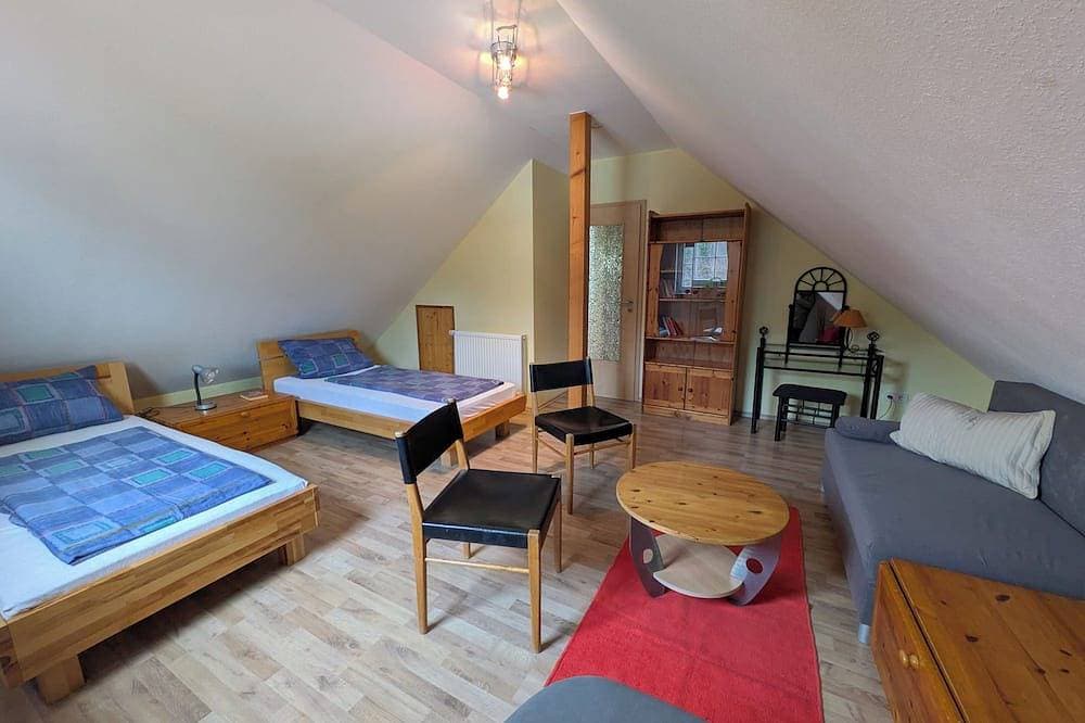 Foto 3 von 21: Große Ferienwohnung über 2 Etage am Bodensee mit Balkon im ruhige Lage.