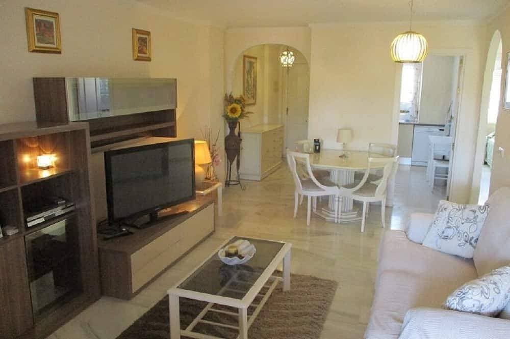 Foto 7 von 30: Marbella 2 Bed 2 Bath Luxury Apartment near Cabopino