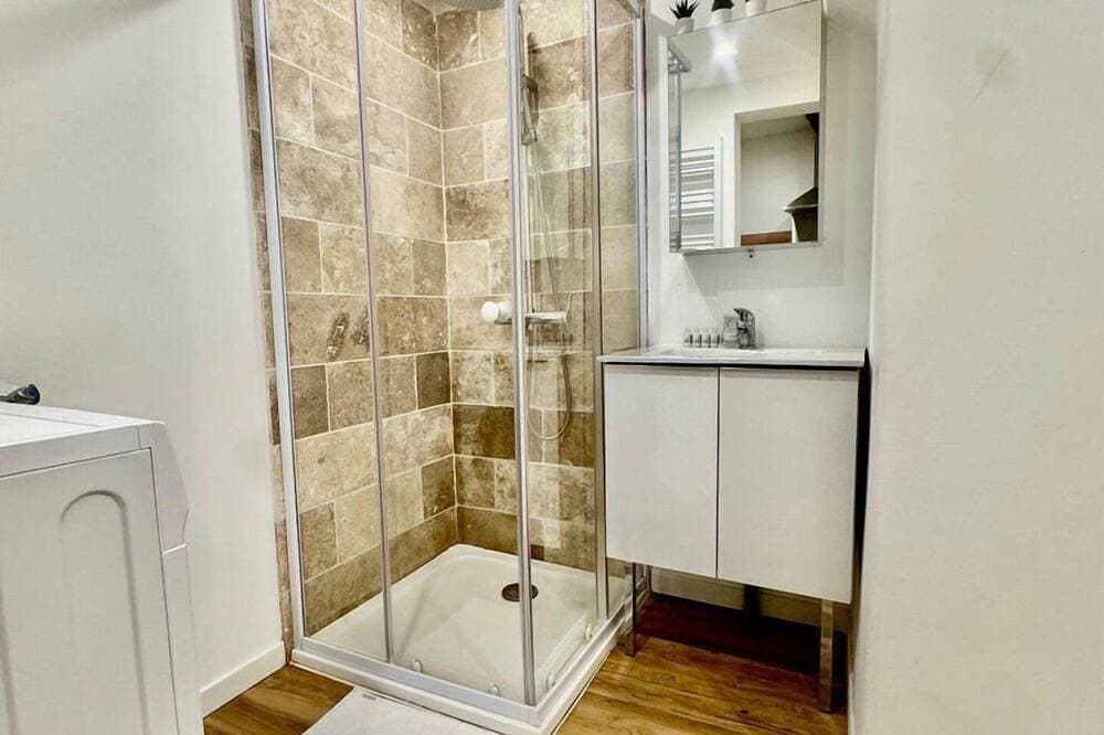 Foto 5 von 10: Renovated studio apartment - Old town St Laurent.