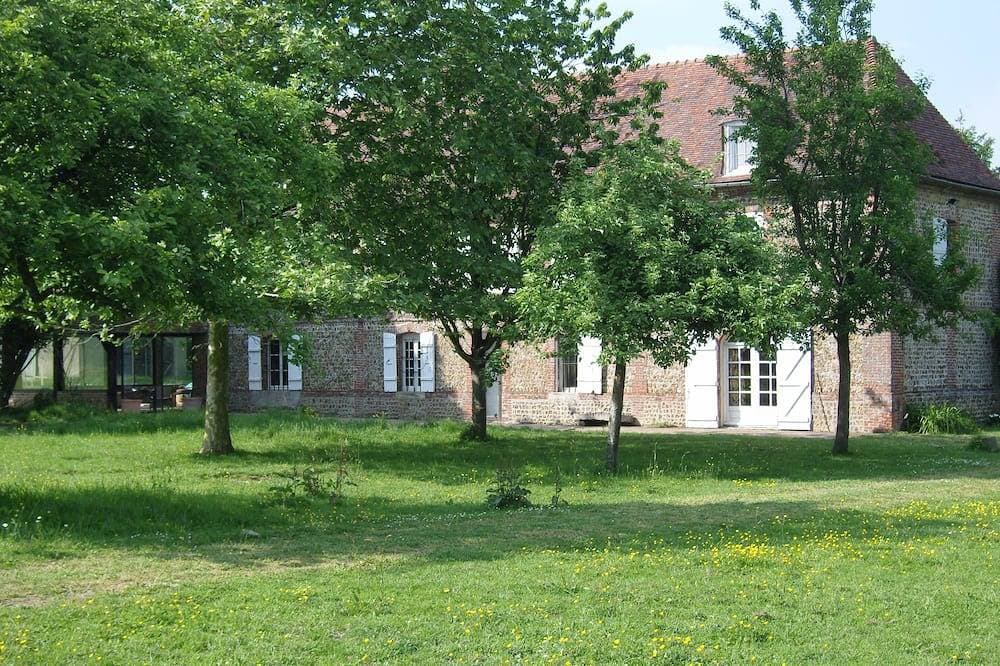Foto 7 von 9: Guest room in the manor house