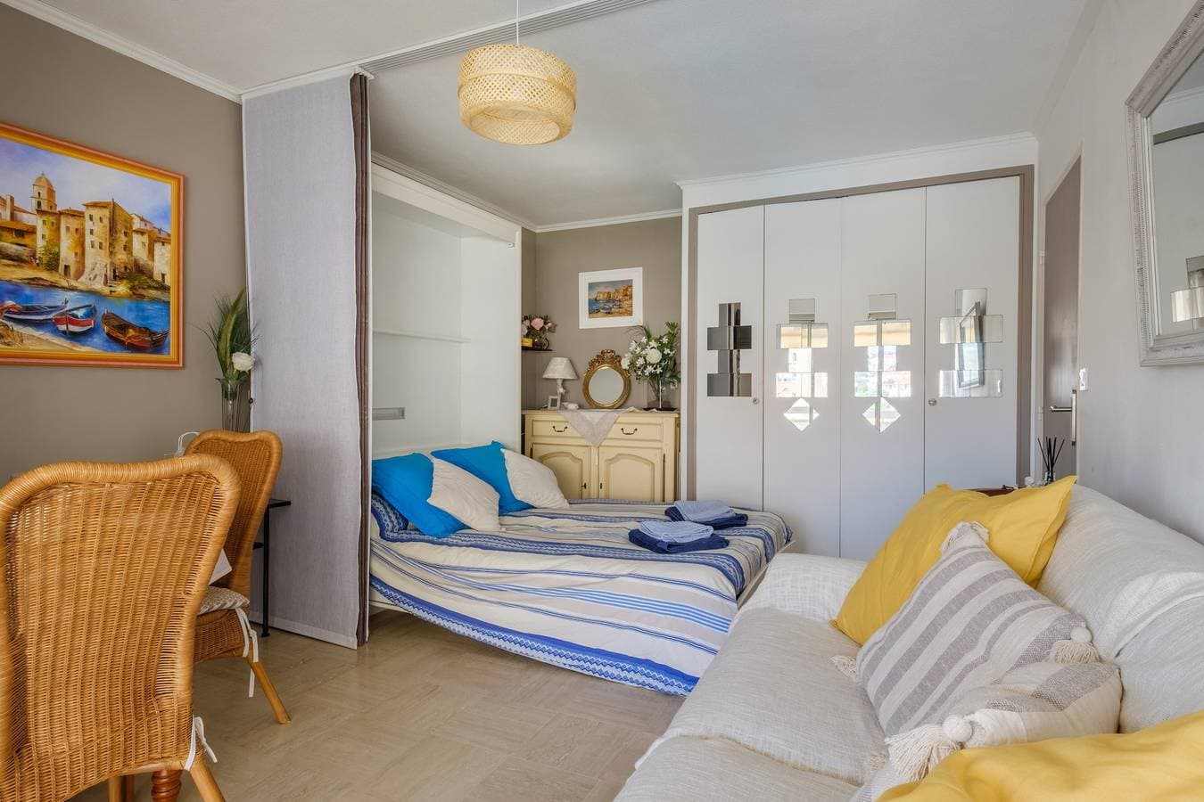 Foto 7 von 26: Studio 'Bellevue Cannes' mit Bergblick, Gemeinschaftspool und Klimaanlage