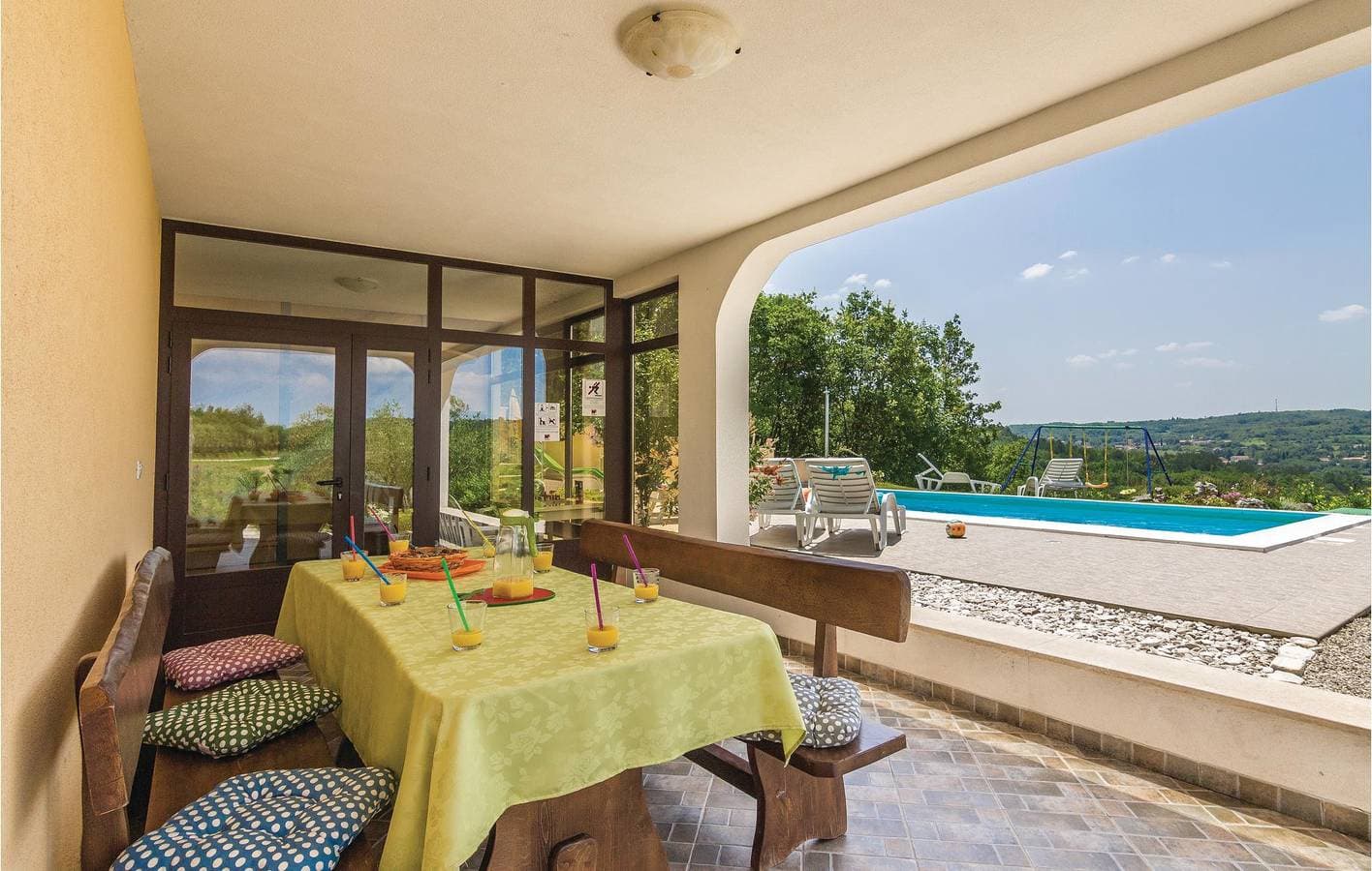 Foto 7 von 48: Geräumige 150 m² große Wohnung mit Terrasse und WLAN in der Nähe des Stadtzentrums von Karojba