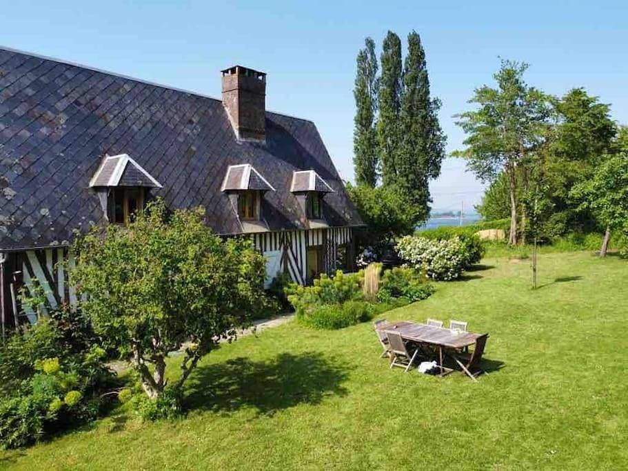 Foto 4 von 39: Six-Bedroom House
