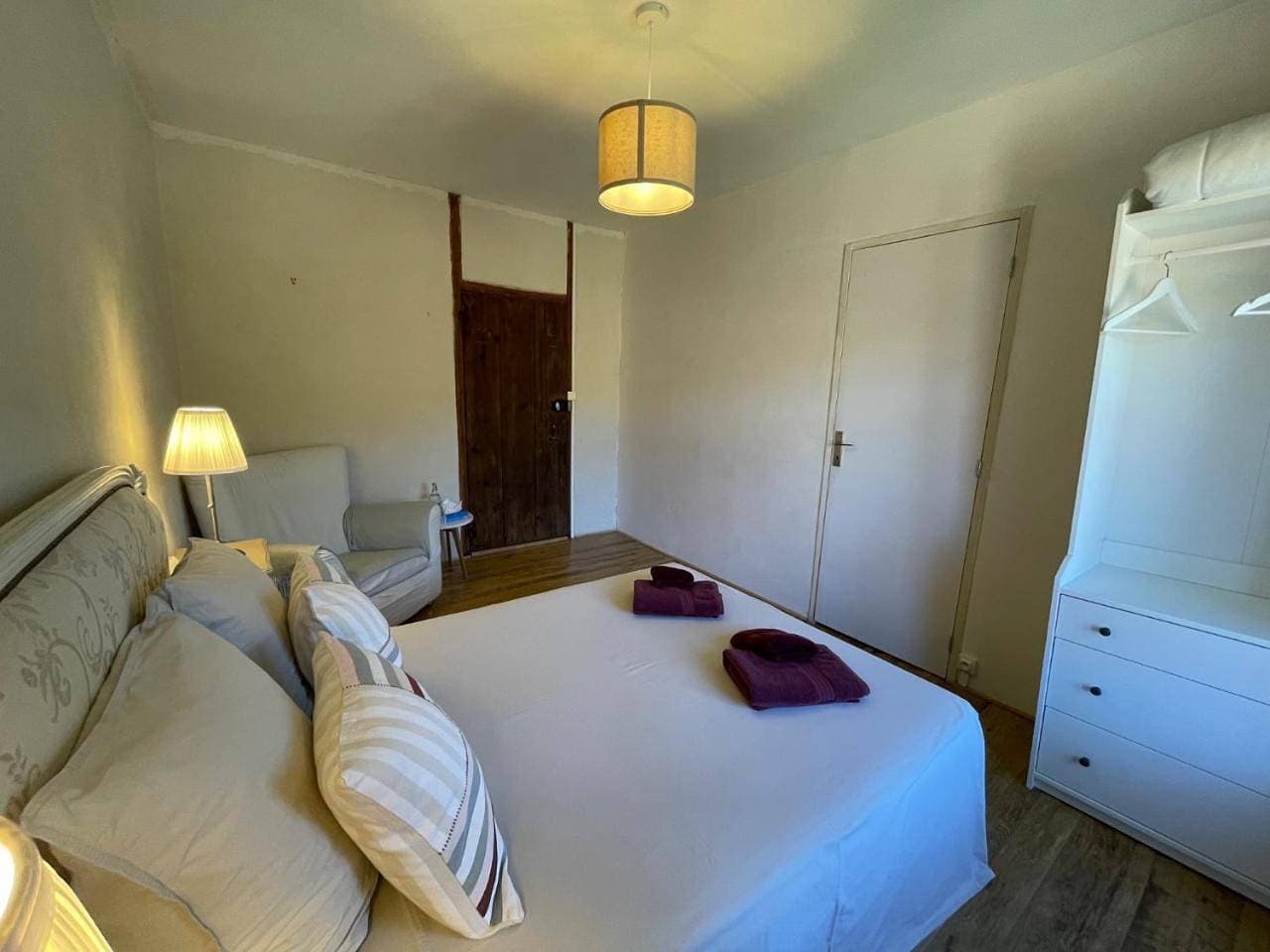 Foto 12 von 13: Double Room with Private Bathroom
