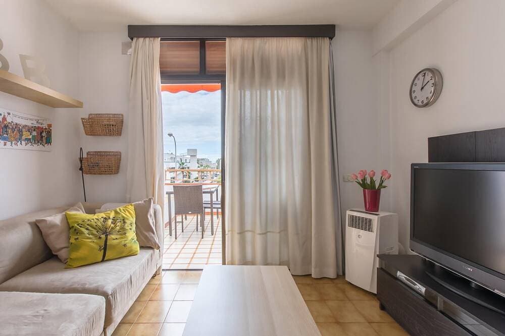 'Summer Home': Sun & Beach in a Prime Location 1