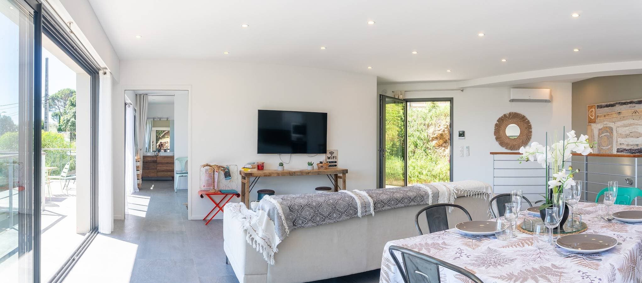 Foto 4 von 45: Villa 'Kaloha' mit Panoramablick auf die Bucht von Cannes und privatem Pool