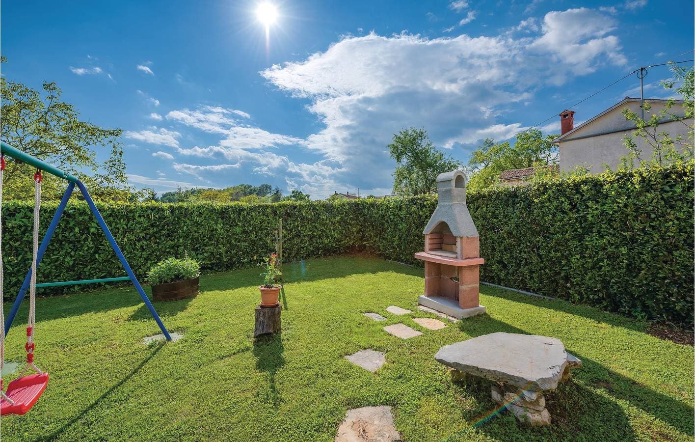 Foto 10 von 30: Charmante 68 m² große Wohnung mit Terrasse, Pool und Parkplatz
