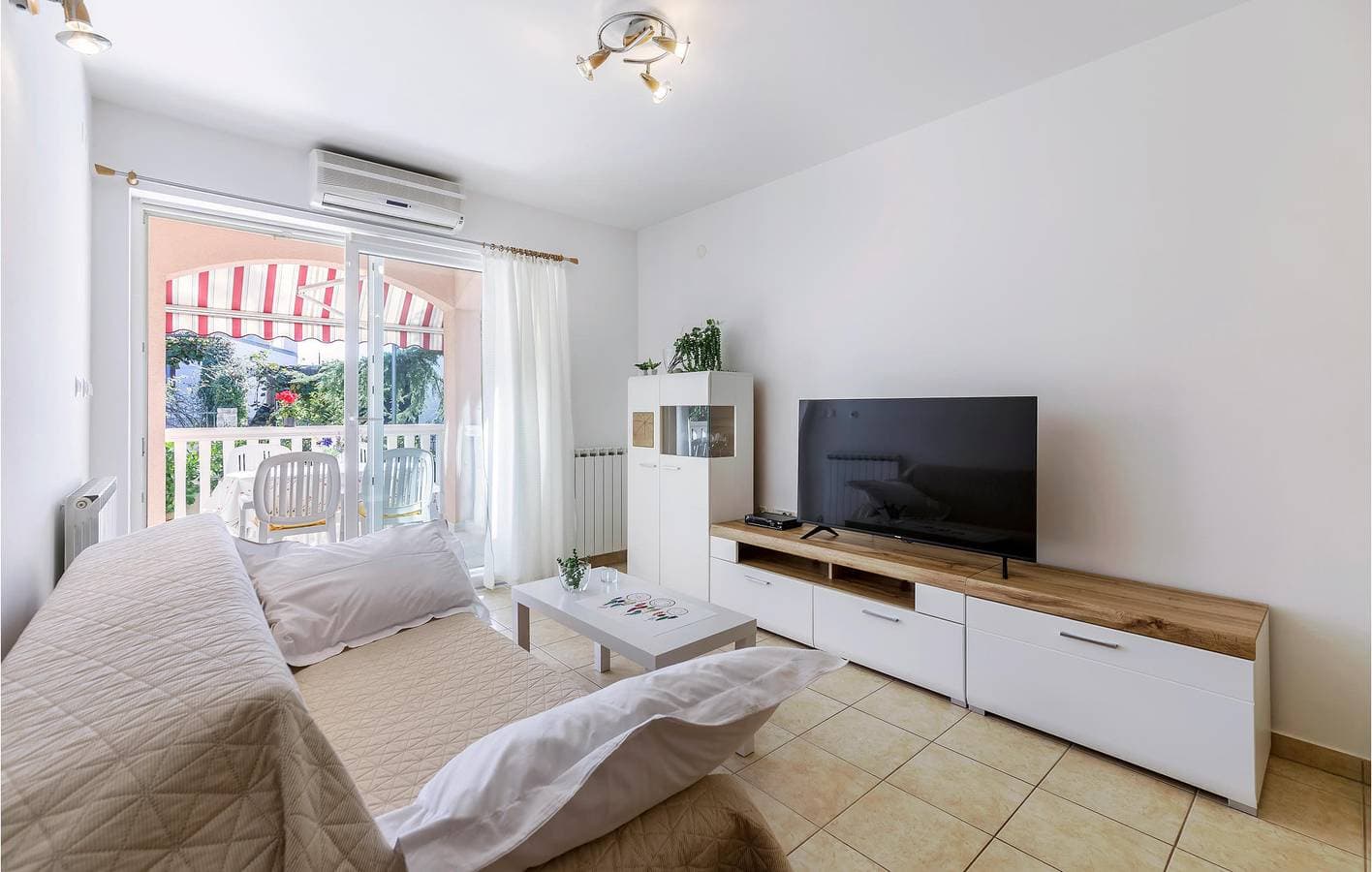 Foto 8 von 20: Gemütliche Ferienwohnung mit WLAN, Parkplatz und Terrasse – 1,5 km vom Strand von Fažana entfernt