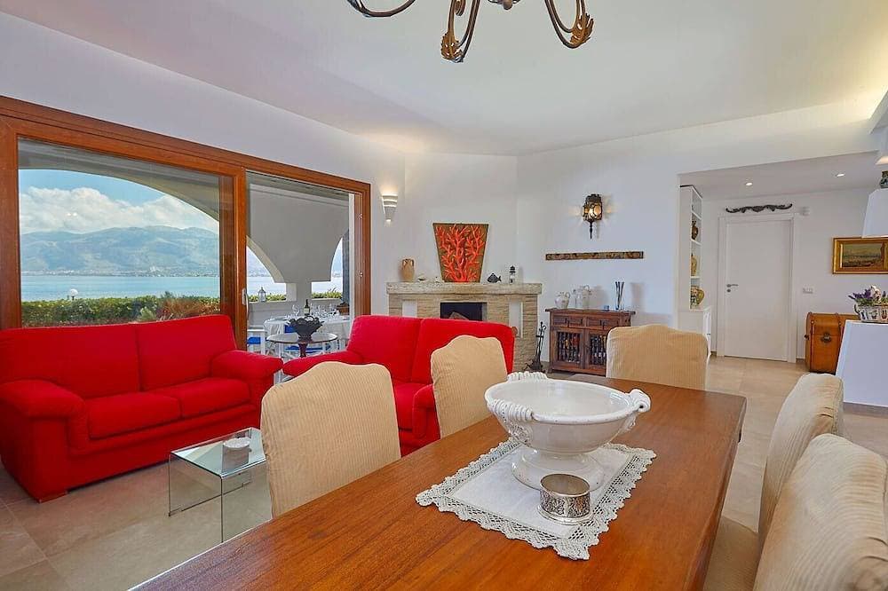 Foto 13 von 30: Villa mit direktem Zugang zum Strand