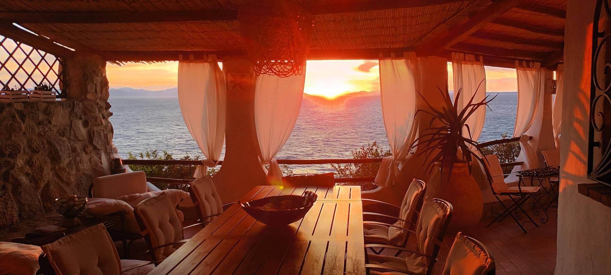 Foto 9 von 44: Villa Renata – Sonnenuntergang am Meer, direkter Zugang zur Küste, 11 Gäste