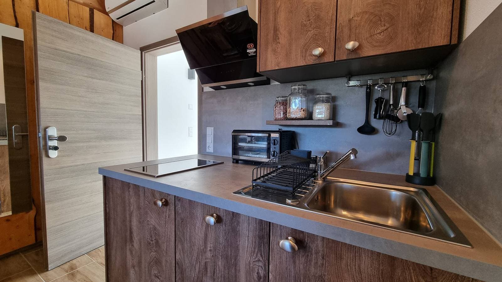 Foto 7 von 19: Ferienwohnung 'A' mit Bergblick, WLAN und Klimaanlage