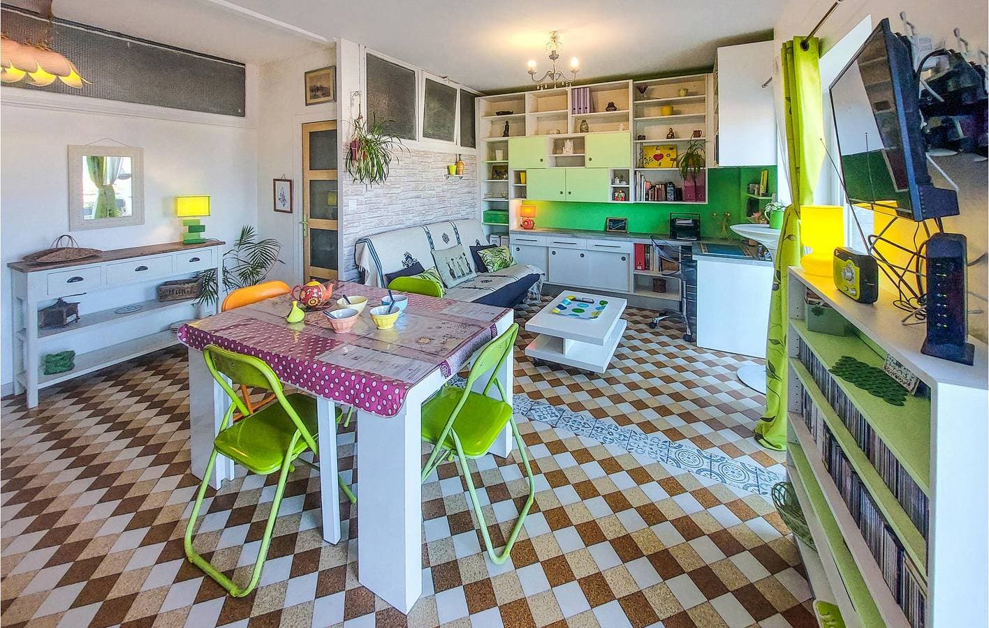 Foto 8 von 14: Gemütliches Appartement: TV, Küche, Internet, Grill | 1,5km von Saint-Étienne