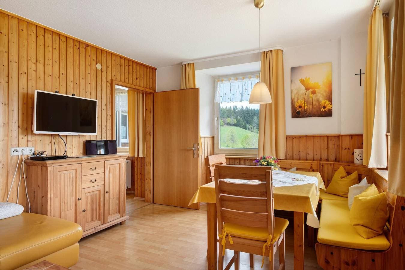 Foto 4 von 38: Ferienwohnung 'Rutscherhof' mit Bergblick, privater Terrasse und Wi-Fi