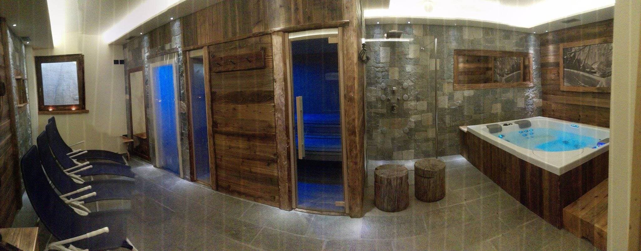 Foto 5 von 12: Wohnung Mont dala Nef - Baita Cusini mit Bergblick, Spa-Bereich & WLAN