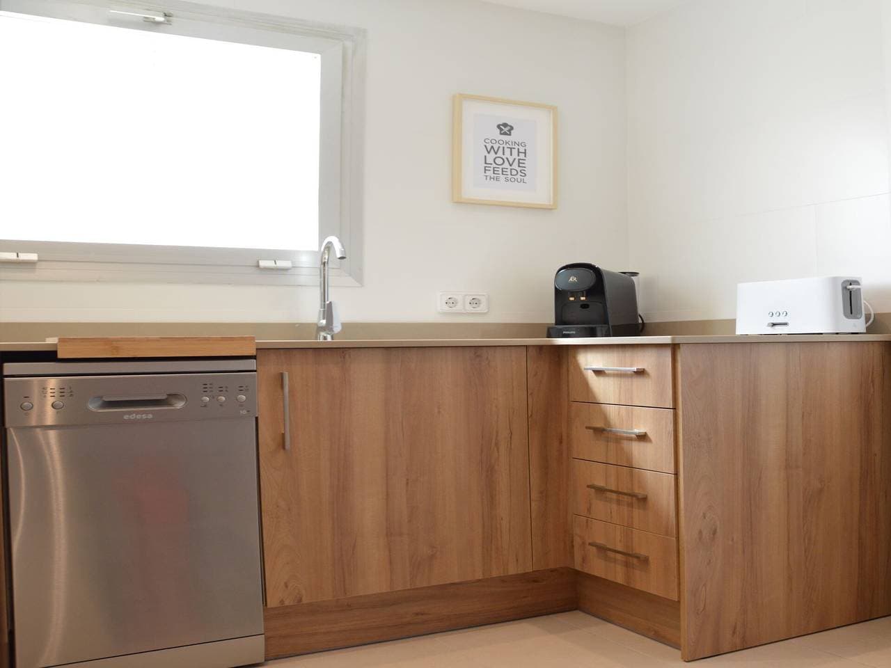 Foto 5 von 21: Ferienwohnung 'Medes Park 2-5-1' mit Meerblick, WLAN und Klimaanlage