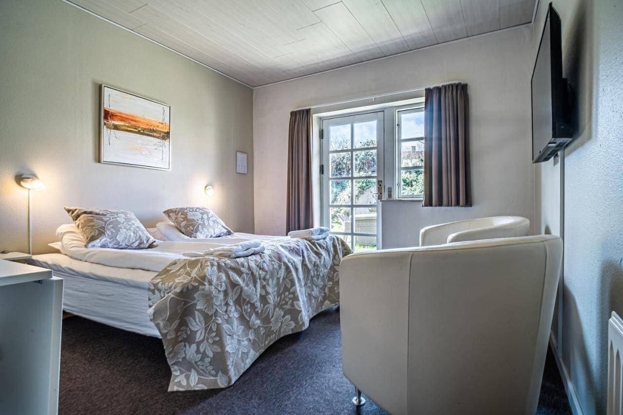 Foto 9 von 12: Standard Double or Twin Room
