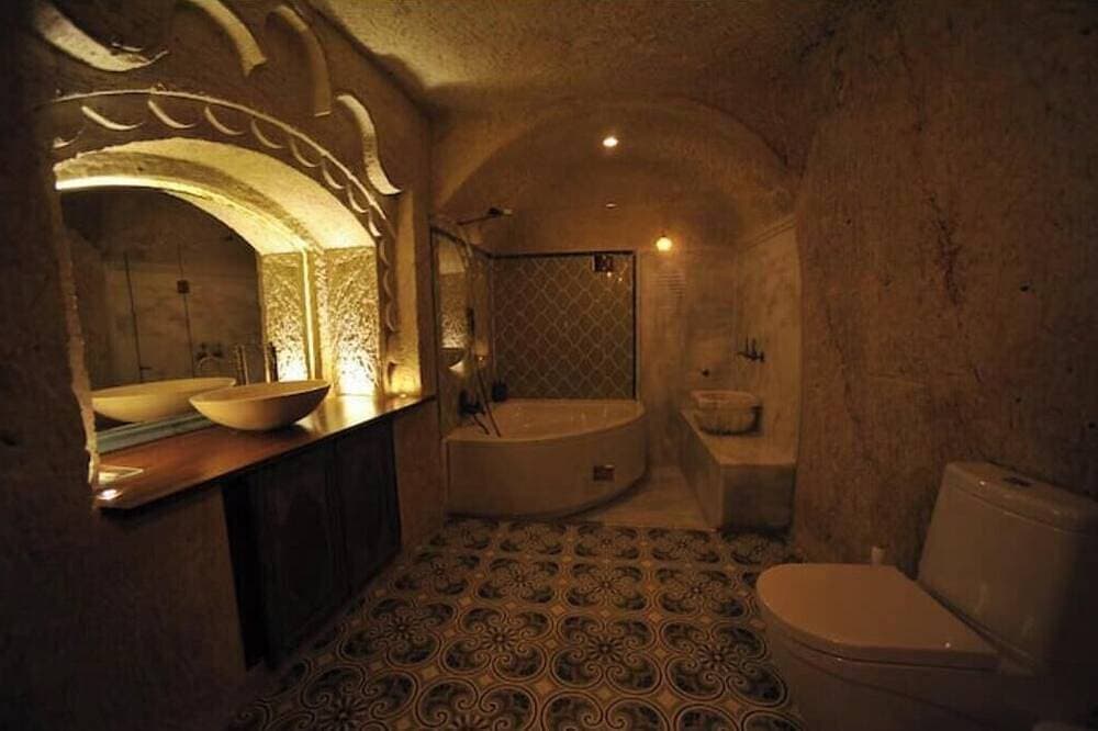 Foto 5 von 25: Anitya Cave House with Turkish Bath – Historic Winery Retreat