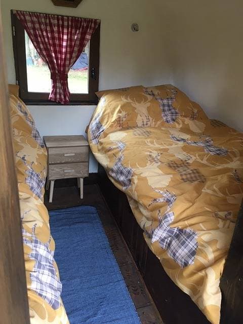 Foto 3 von 32: Blockhütte für 2 Personen mit Terrasse