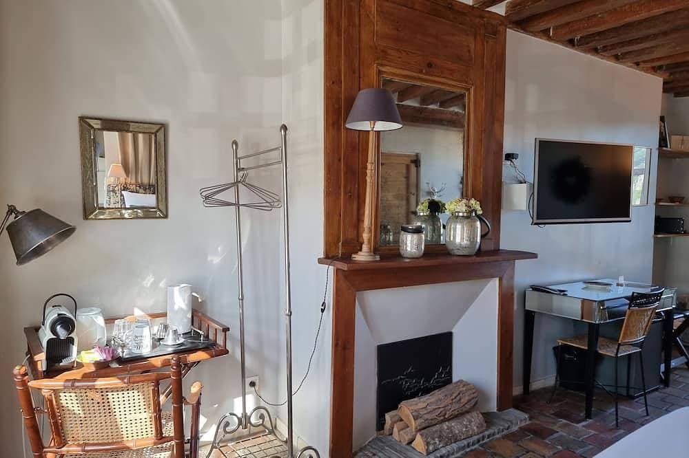 Foto 9 von 12: Houdaille 1 - Helle Suite mit Blick auf den Hafen von Honfleur