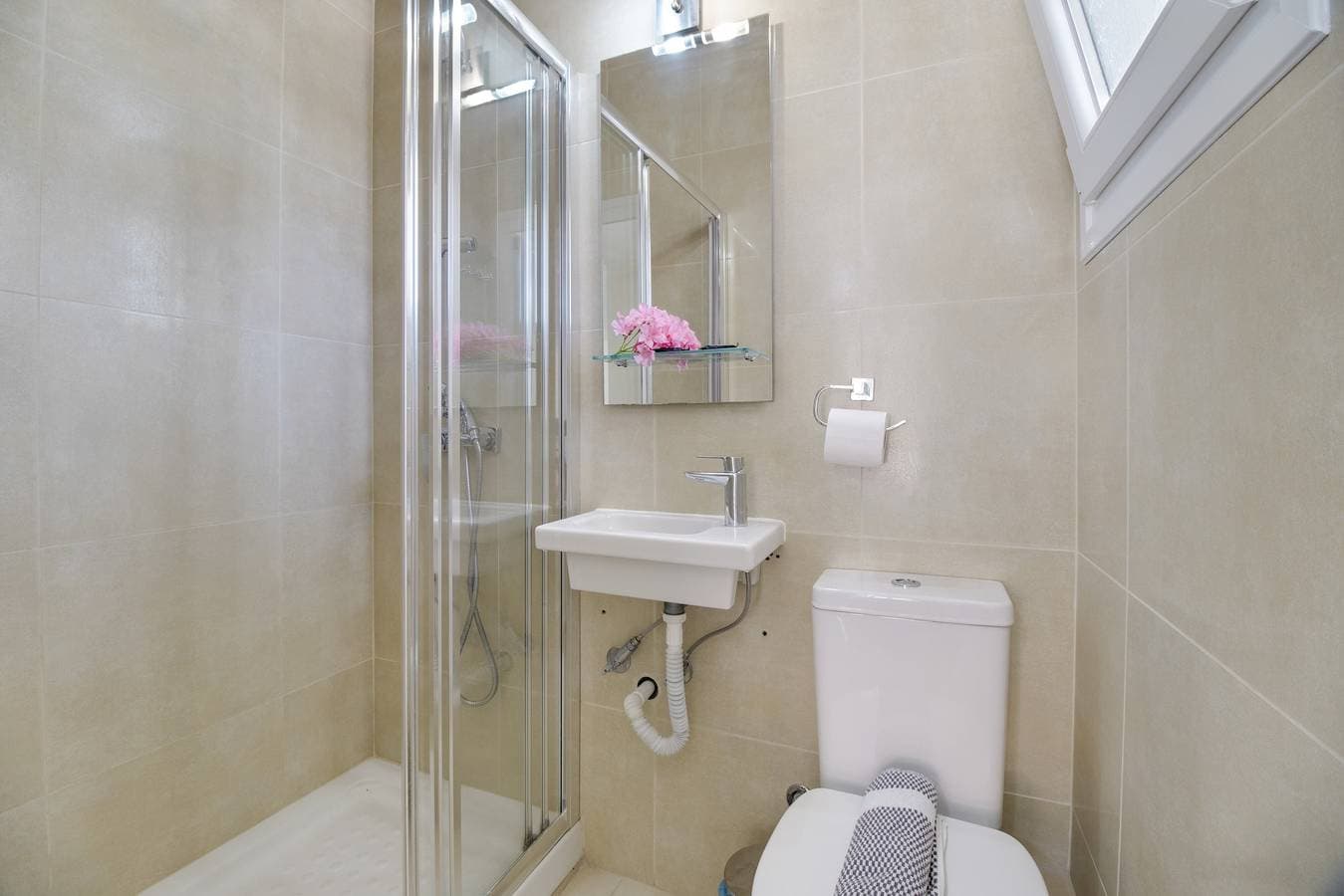 Foto 11 von 20: Zimmer 'M6 Room' mit Gemeinschaftspool, WLAN und Klimaanlage