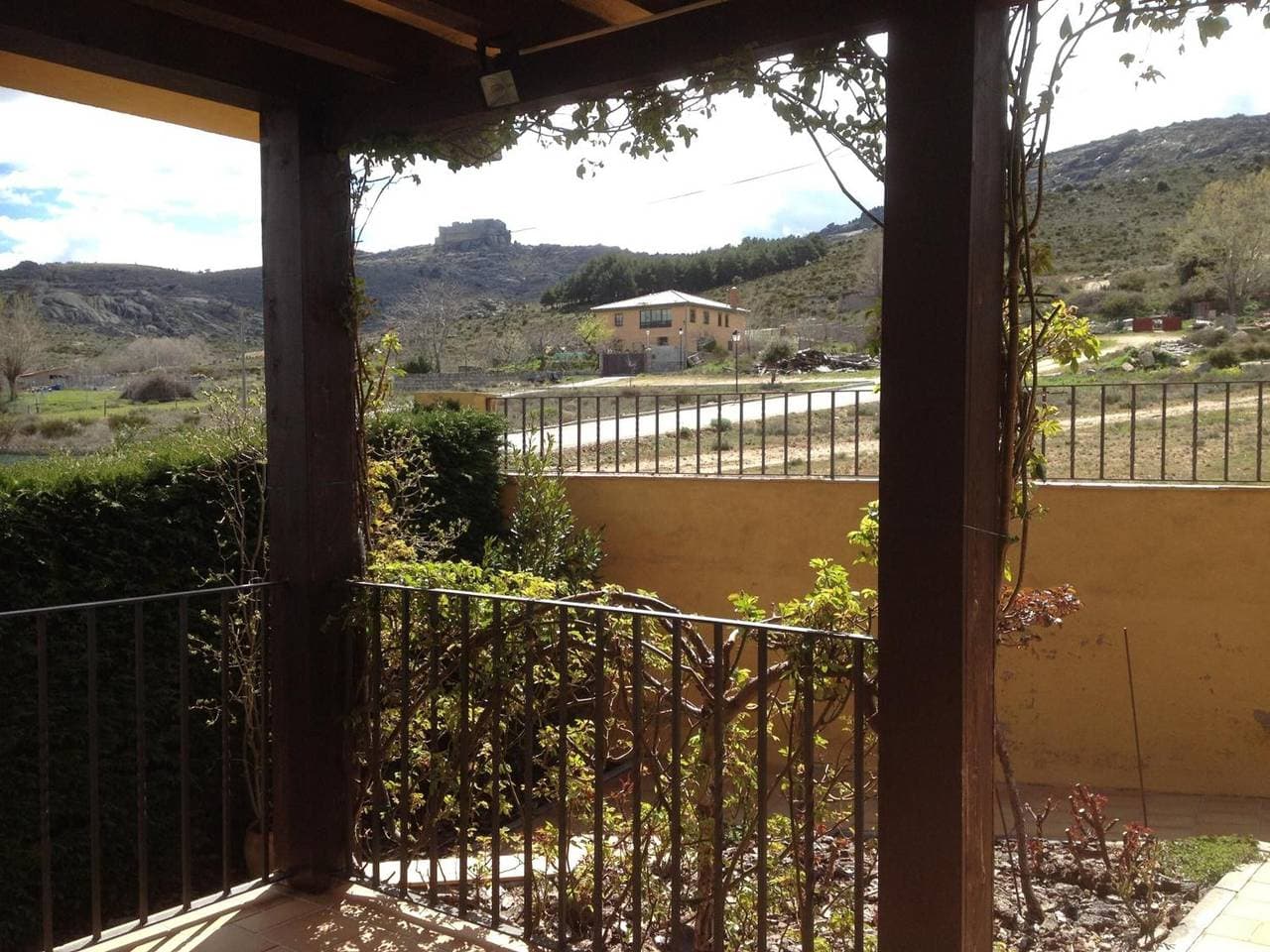Foto 8 von 16: Casa Pico Zapatero: Bergblick, private Terrasse & WLAN in der Sierra de Ávila