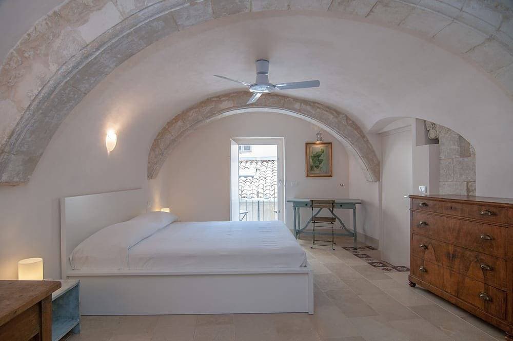 Foto 6 von 19: Palazzo degli Olivi - Bögen und Balkone - im monumentalen Viertel von Modica