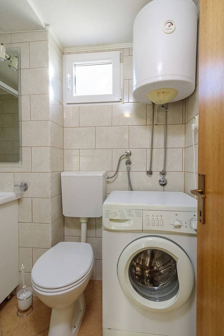 Foto 10 von 17: Ferienwohnungen Meri / Ein Schlafzimmer A1 - Okrug Gornji