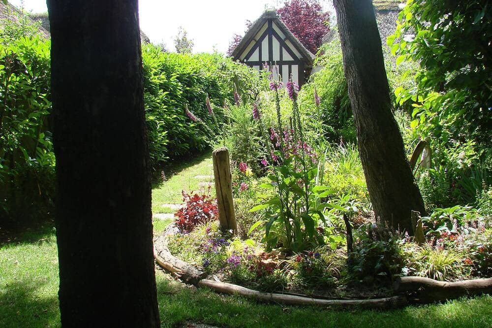 Foto 9 von 30: Herzlicher Empfang in einem wunderschönen, normannischen Garten !