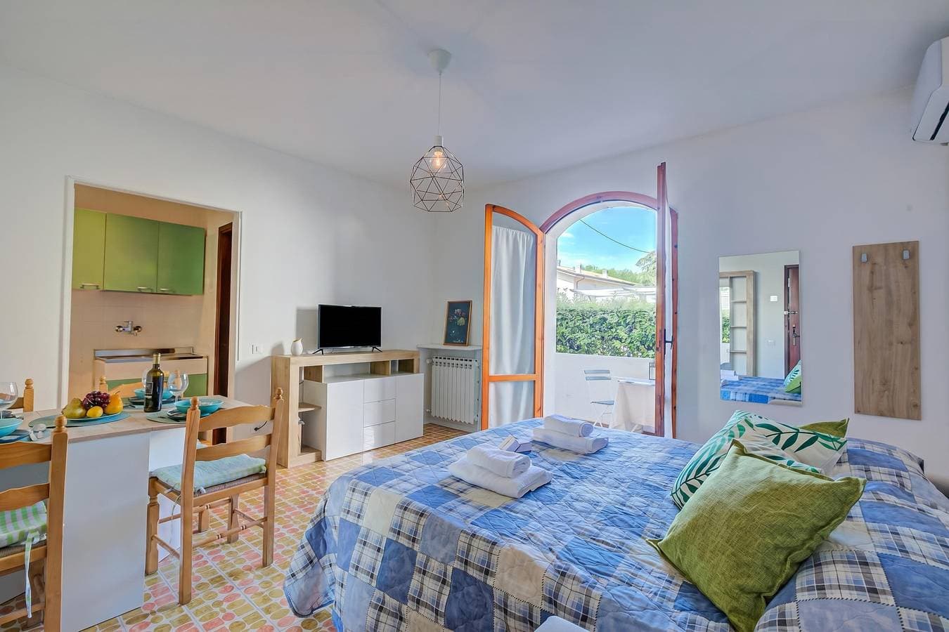 Foto 4 von 23: Missy Apartment Peschiera del Garda Studio w/ Parking
