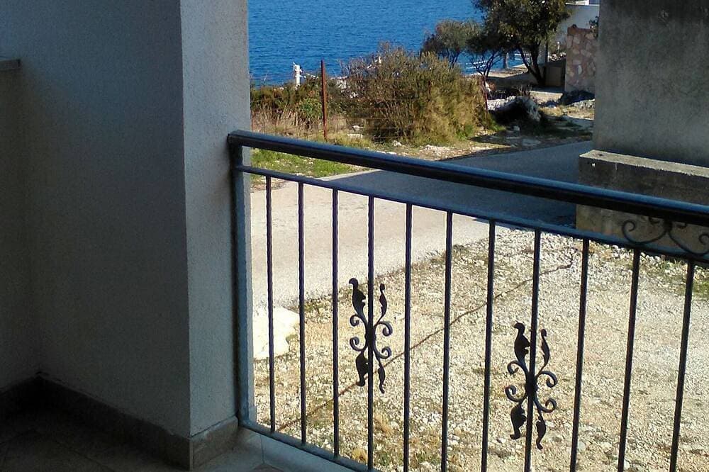 Foto 10 von 12: Studio Appartement am Strand Bucht Pokrivenik, Hvar