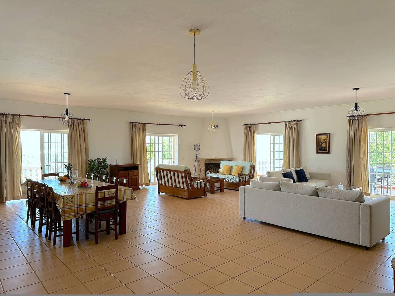 Foto 3 von 128: BnB Homes Luxurious Villa with 5 bedrooms & pool