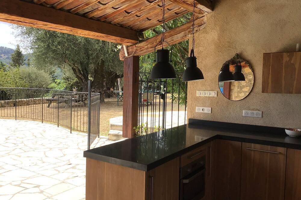 Foto 6 von 30: Exklusives Steinhaus mit eigenem, beheiztem Pool in privatem Garten