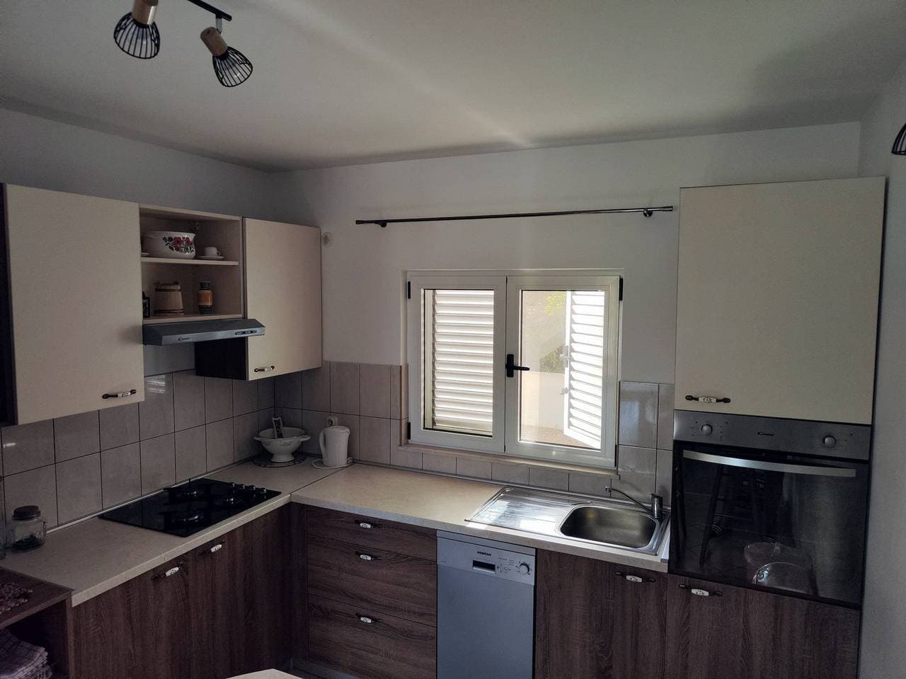 Foto 3 von 10: Holiday Home Maja - Four Bedroom Holiday Home with Terrace and Sea View