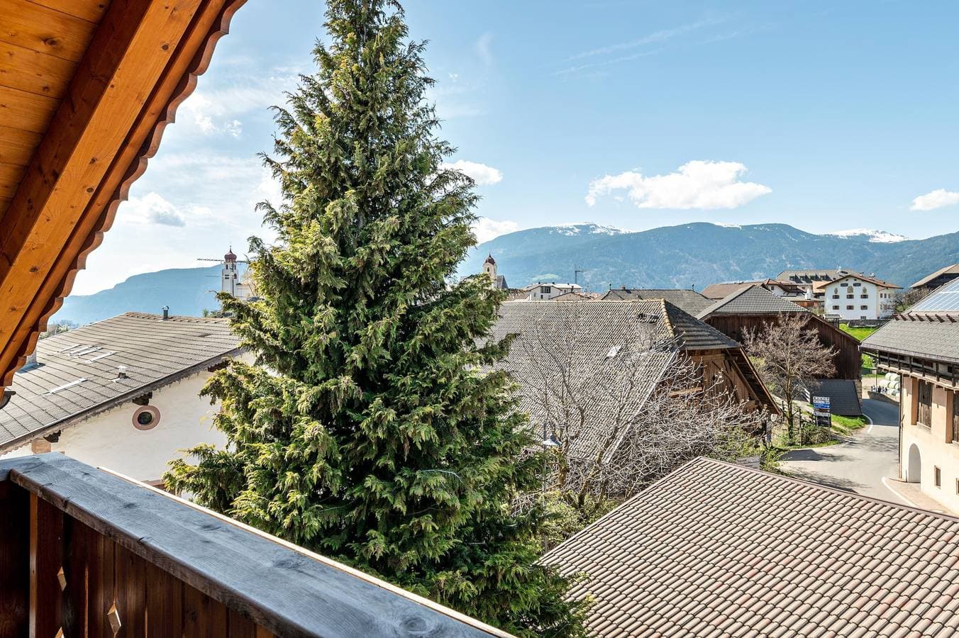 Foto 5 von 29: Ferienwohnung 'Haus Alpenblick Apt Edelweiß' mit Bergblick, Gemeinschaftsgarten und WLAN
