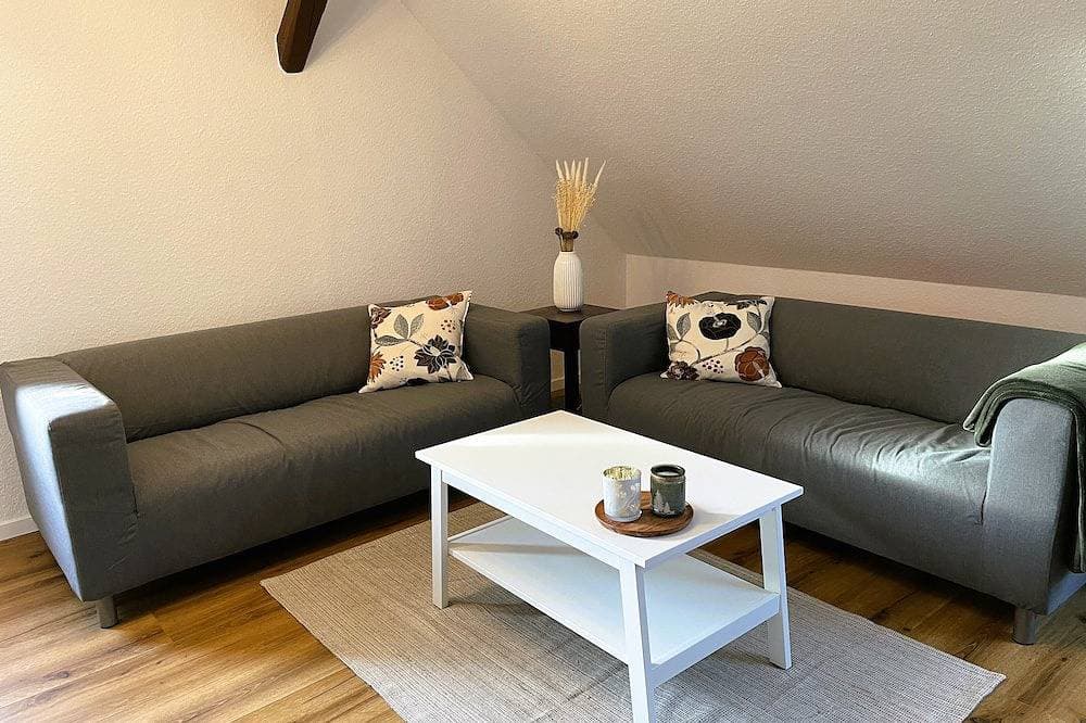Foto 8 von 25: Große, moderne Ferienwohnung mit Garten und Spielscheune - Hexe 3