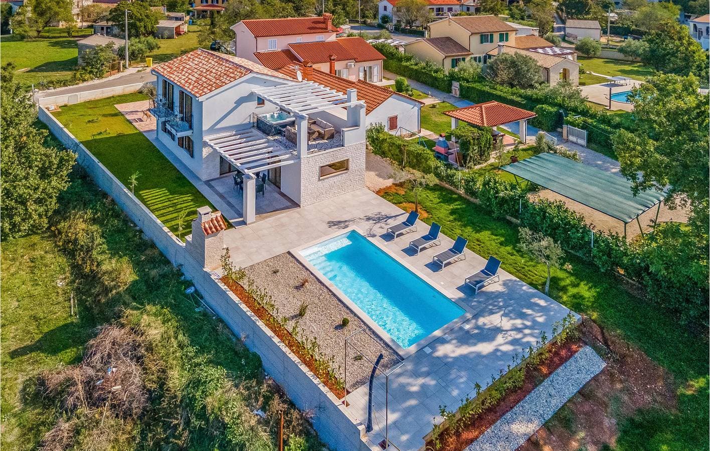 Foto 5 von 47: Gemütliche Ferienwohnung mit 1 Schlafzimmer, Terrasse, Pool und WLAN in der Nähe von Rebici