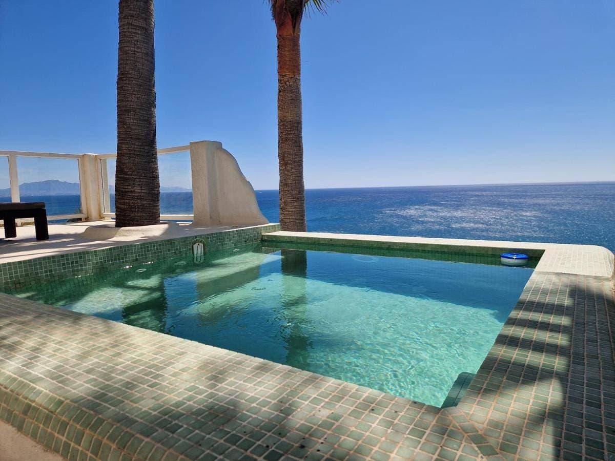 Foto 3 von 102: Villa with Sea View