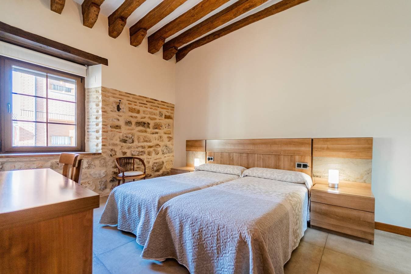 Foto 9 von 36: Landhaus Hortelanos mit beheiztem Pool, Privatgarten & WLAN in Burgos
