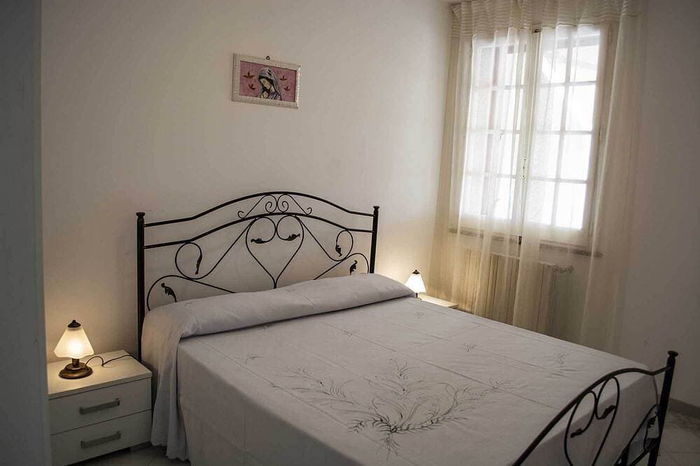 Foto 3 von 24: Hübsche Zwei-Zimmer-Wohnung mit möblierter Terrasse