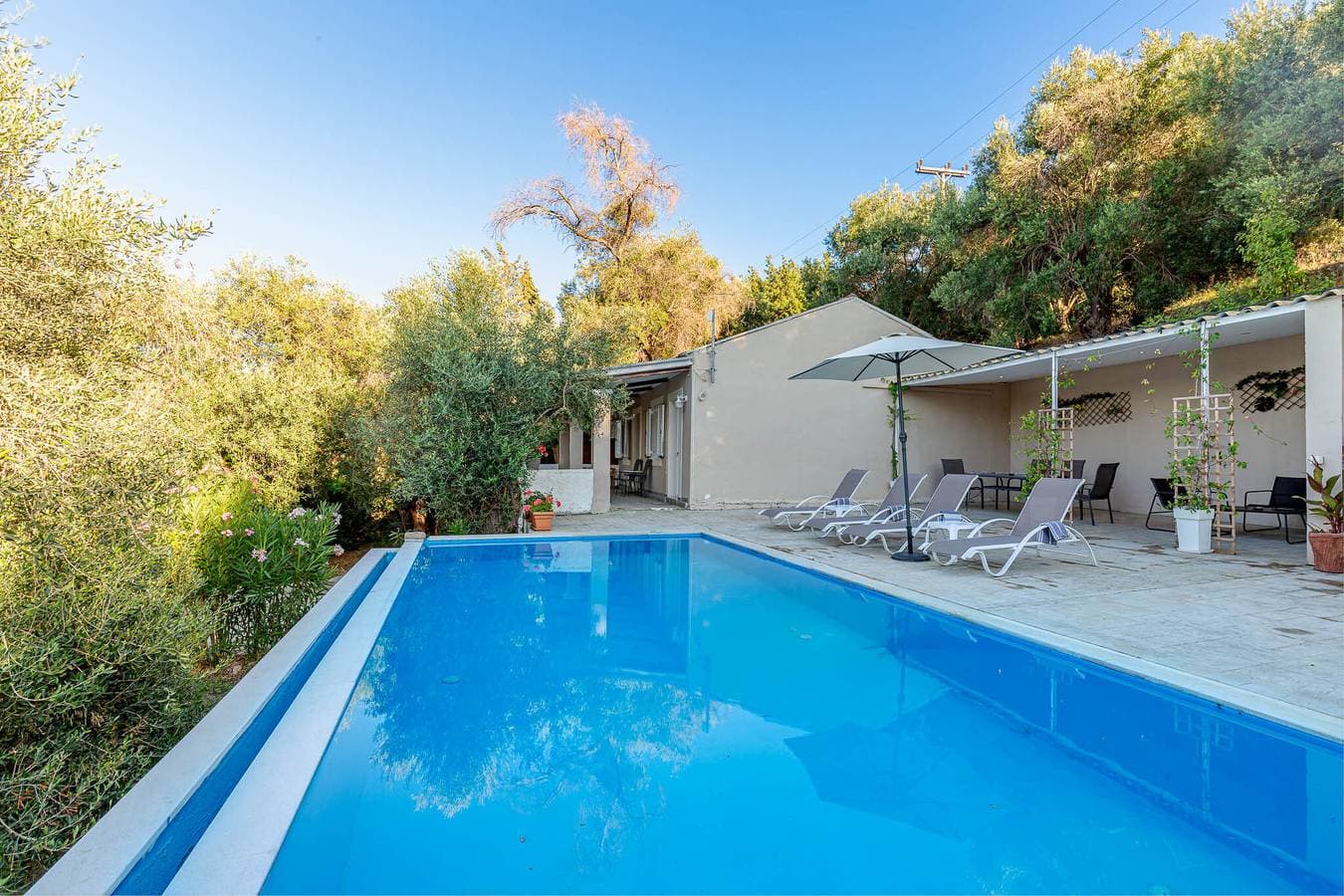Foto 3 von 30: Ferienhaus für 4 Personen mit Pool