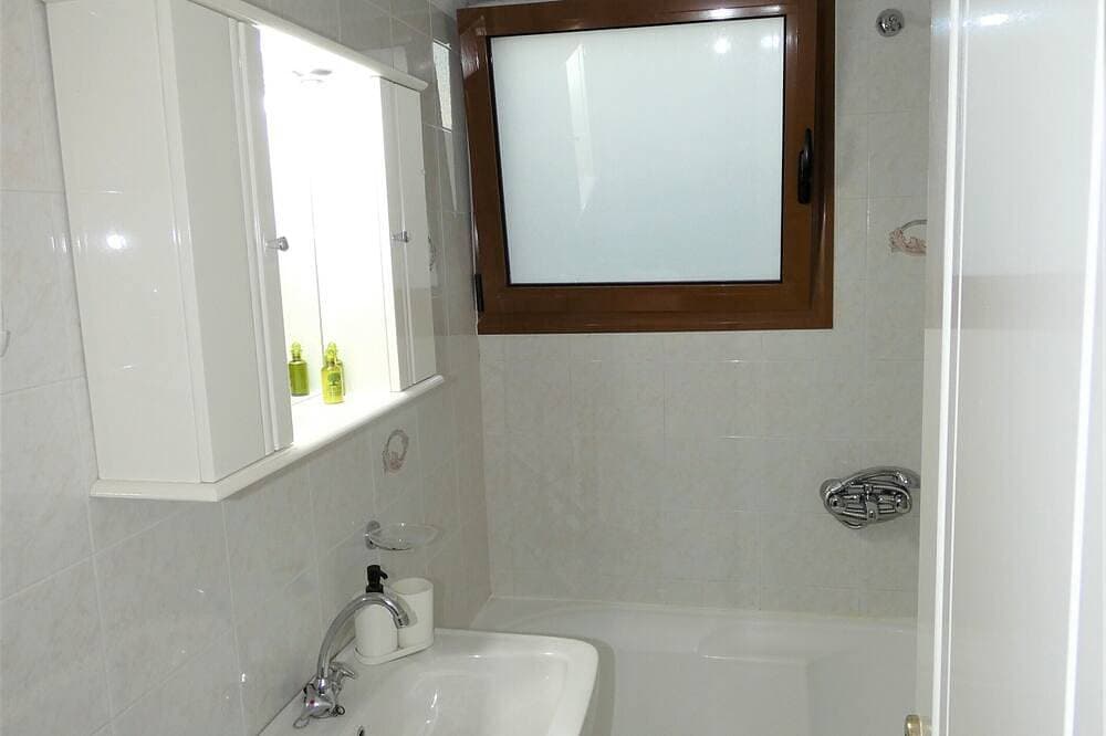 Foto 12 von 30: Mel Studio 2, a modern, spacious and fully equipped apartment next to the sea.