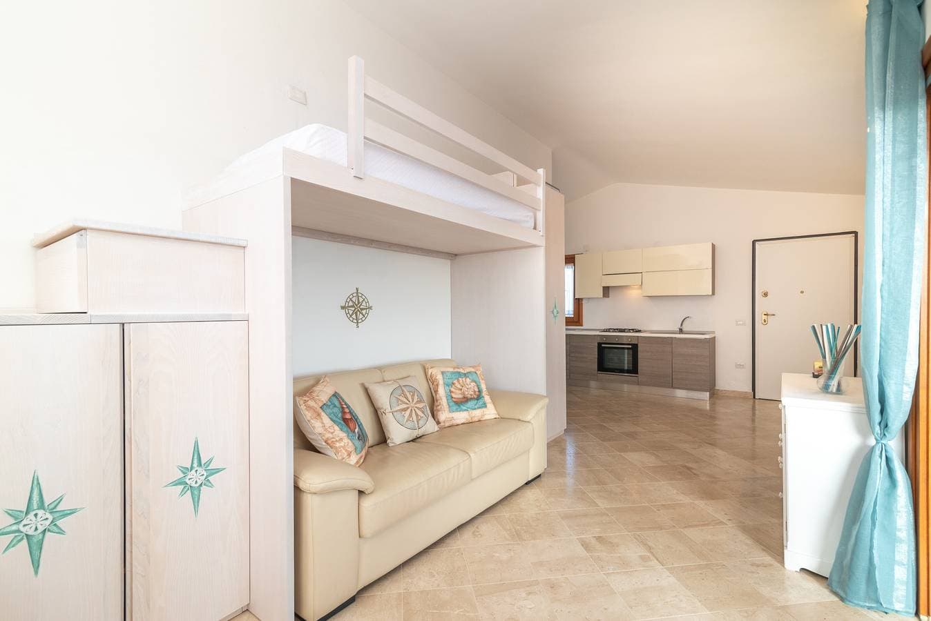 Foto 8 von 26: Ferienwohnung "La Rosa dei Venti" mit Meerblick, Gemeinschaftspool und privater Terrasse