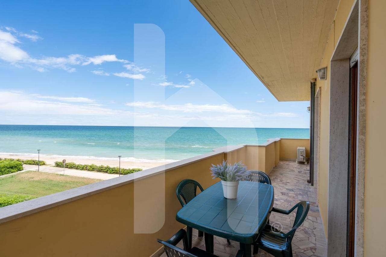 Foto 9 von 27: Two-Bedroom Apartment with Balcony and Sea View