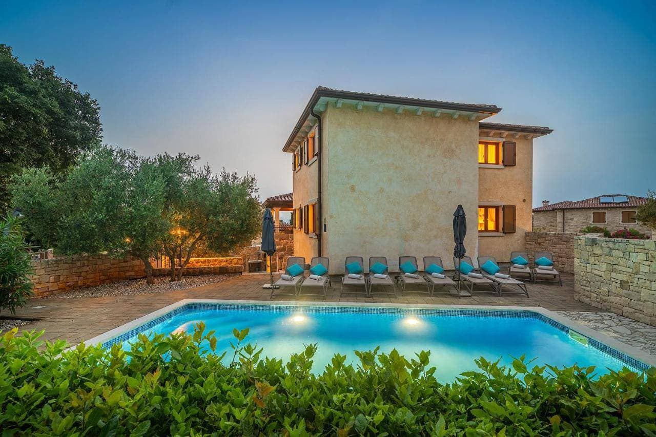 Foto 4 von 28: Villa
