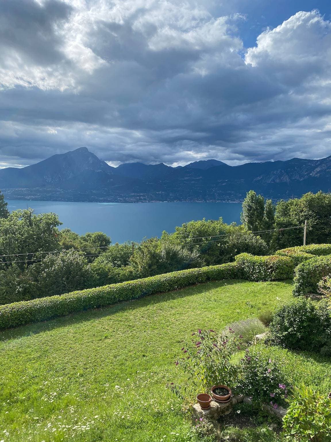 Foto 8 von 25: Gemütliche Ferienwohnung mit Balkon, Seeblick und WLAN; Parkplätze vorhanden, Haustiere erlaubt
