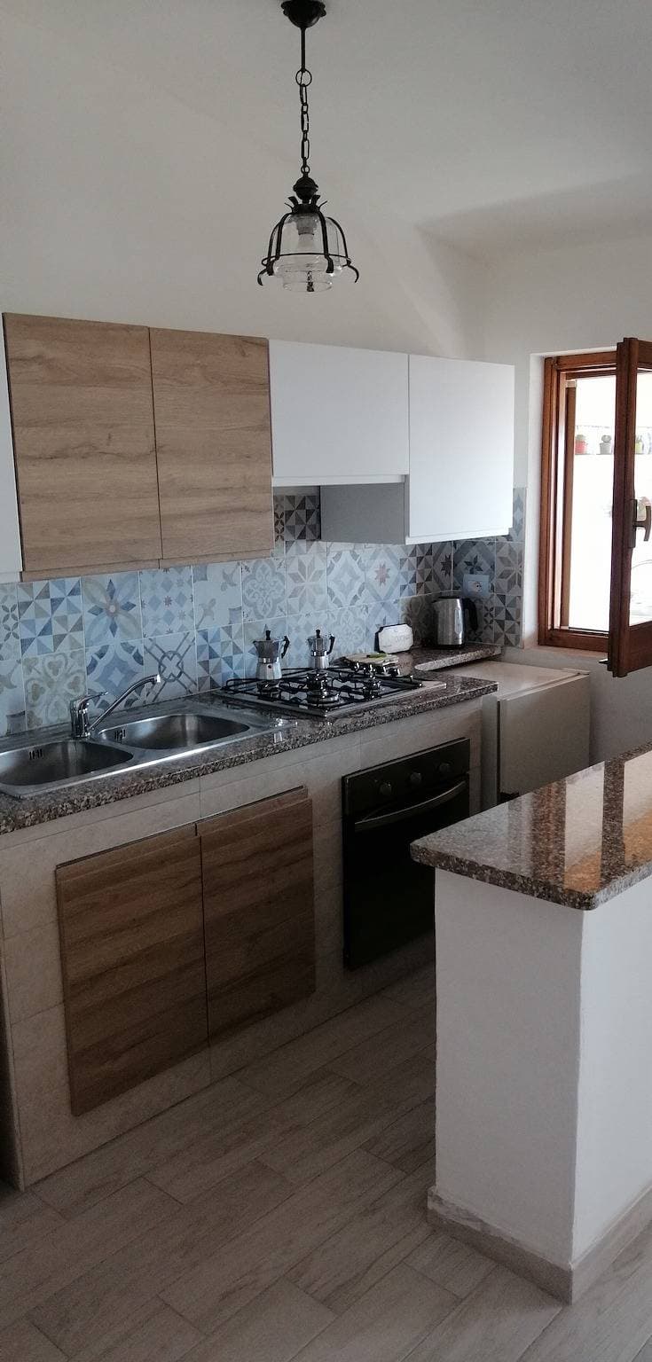 Foto 5 von 42: Ferienhaus 'Arcaidu' mit Meerblick, Balkon und Klimaanlage