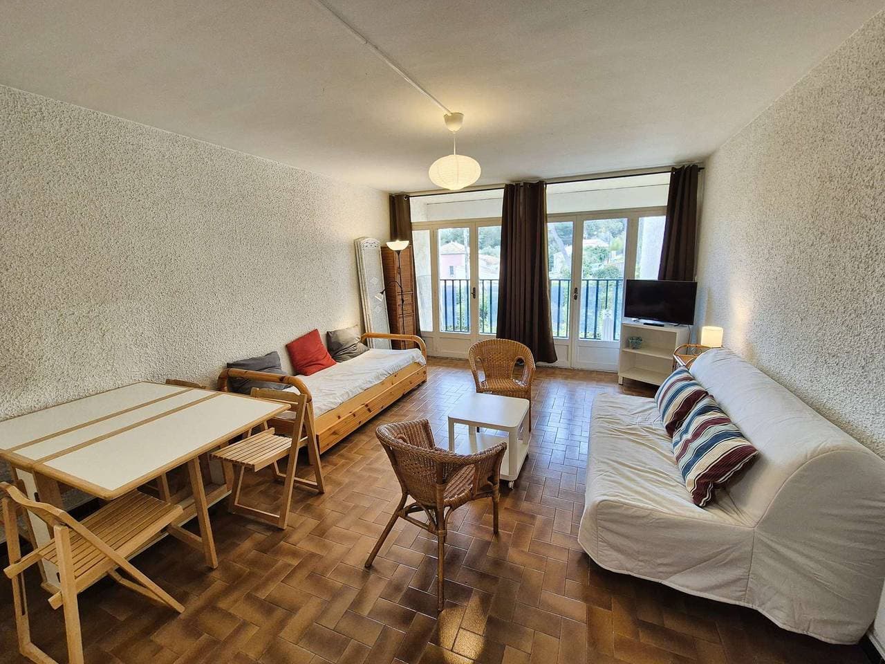 Foto 4 von 7: Großes Studio in einer ruhigen Gegend mit Schwimmbad und 5 Gehminuten vom Strand entfernt