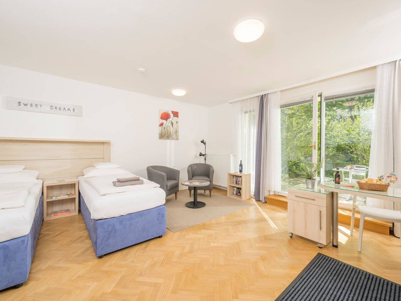 Studioappartement mit kleinem Garten und Terrasse 1